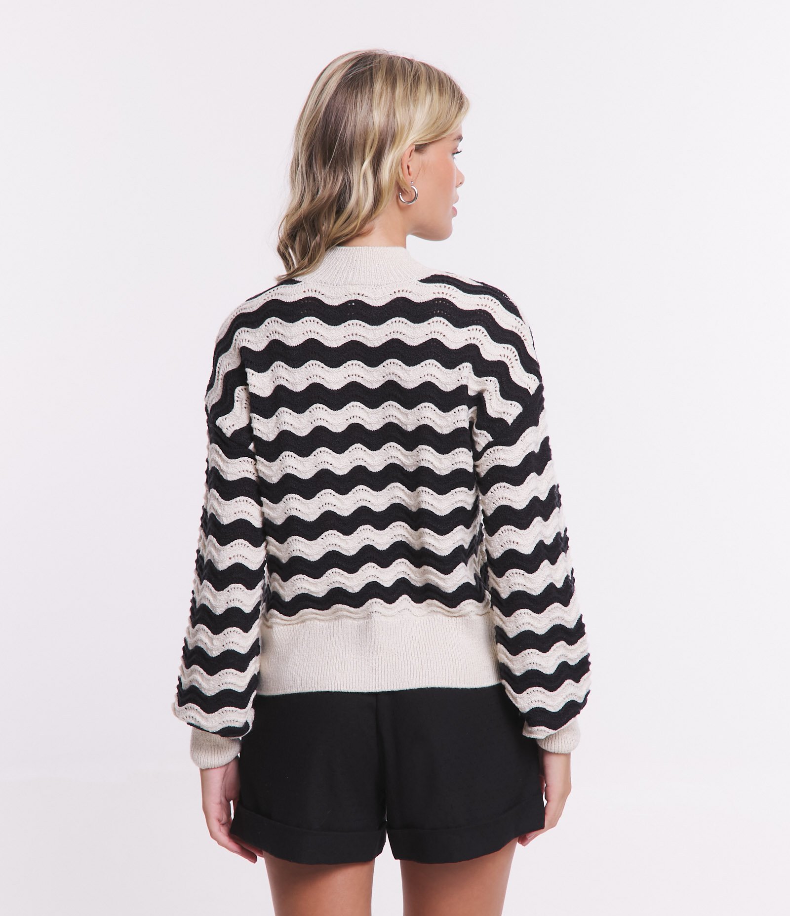 Suéter em Tricô com Ponto Aberto e Listras de Ondas Off White/Preto 3