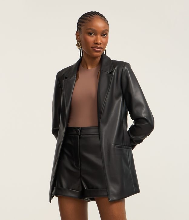 Blazer Alongado em Pu com Detalhe Franzidinho nas Mangas