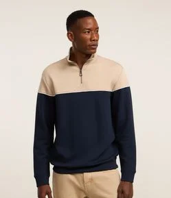 Blusão com Zíper na Gola e Bloco de Cor