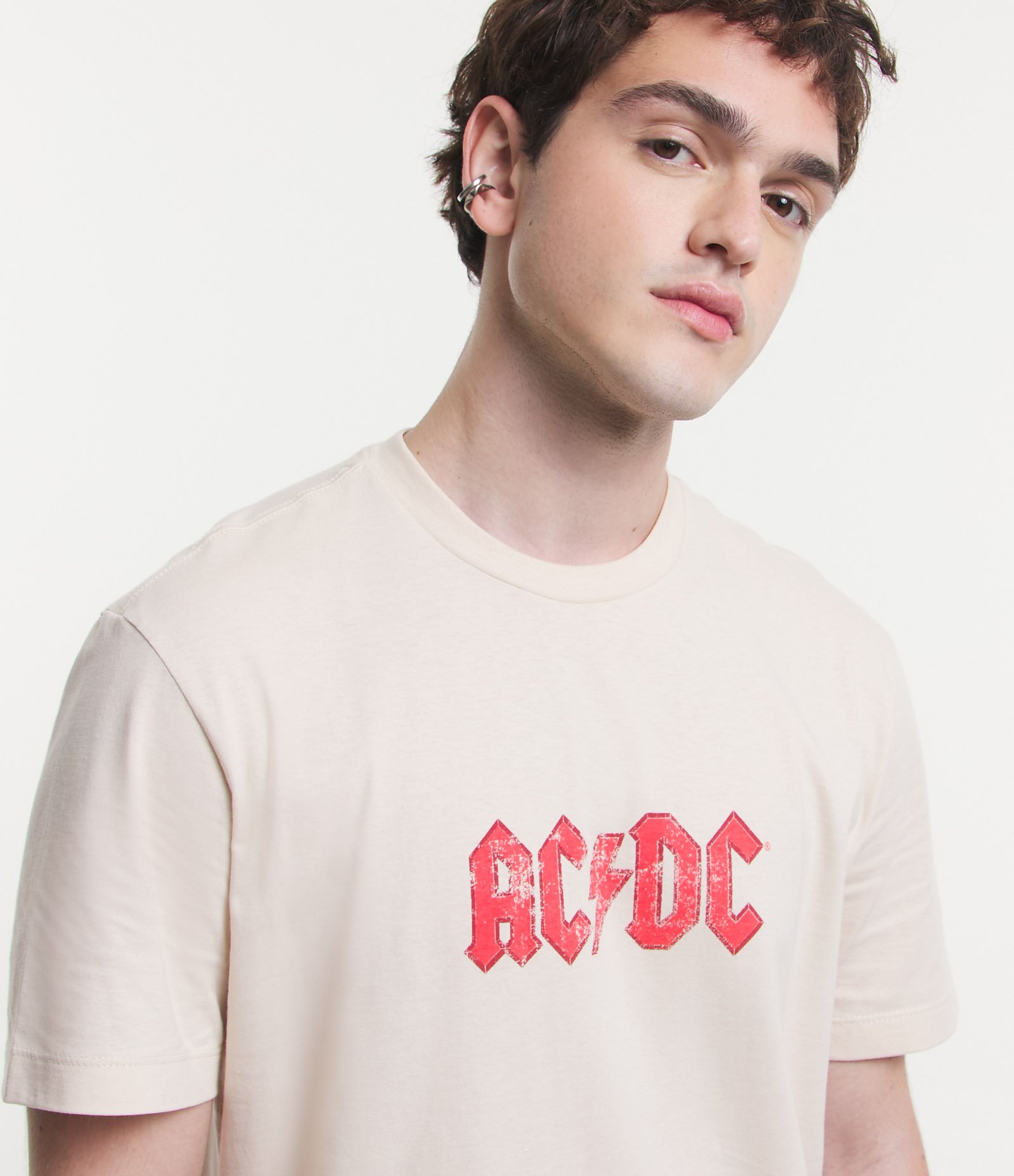 Camiseta Comfort em Meia Malha com Estampa ACDC Bege 4