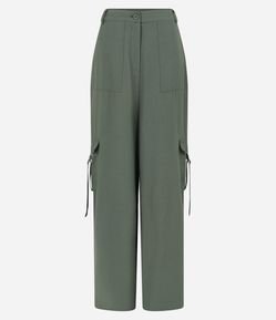 Calça Alfaiataria com Bolsos Cargo e Ajustadores