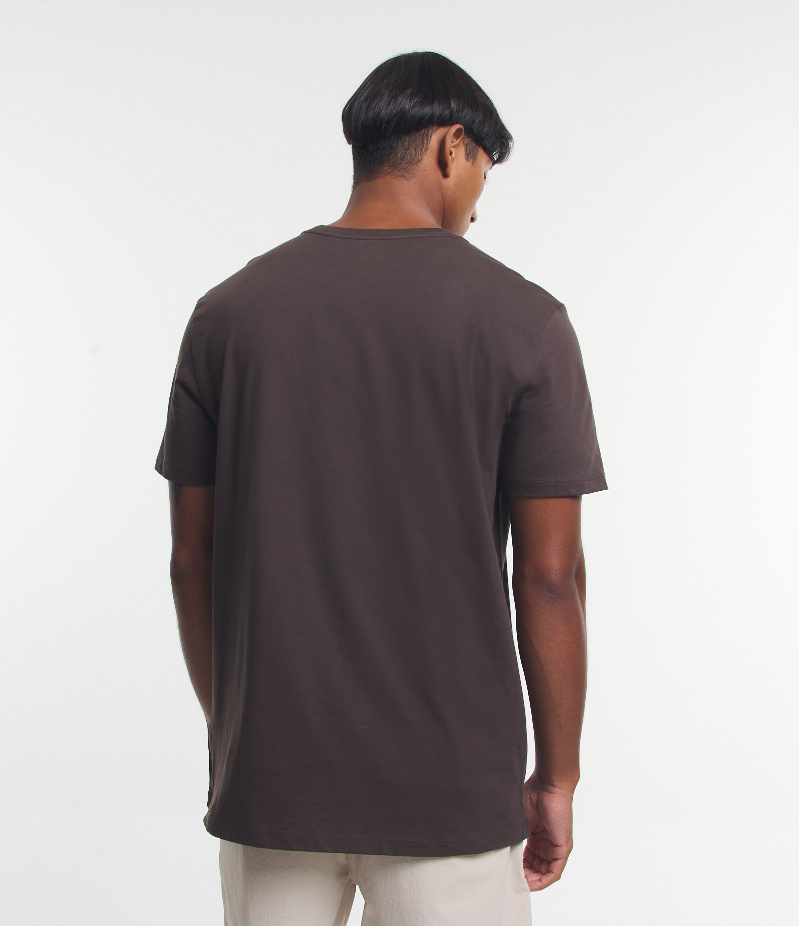 Camiseta em Algodão Peruano com Estampa Central Marrom 3