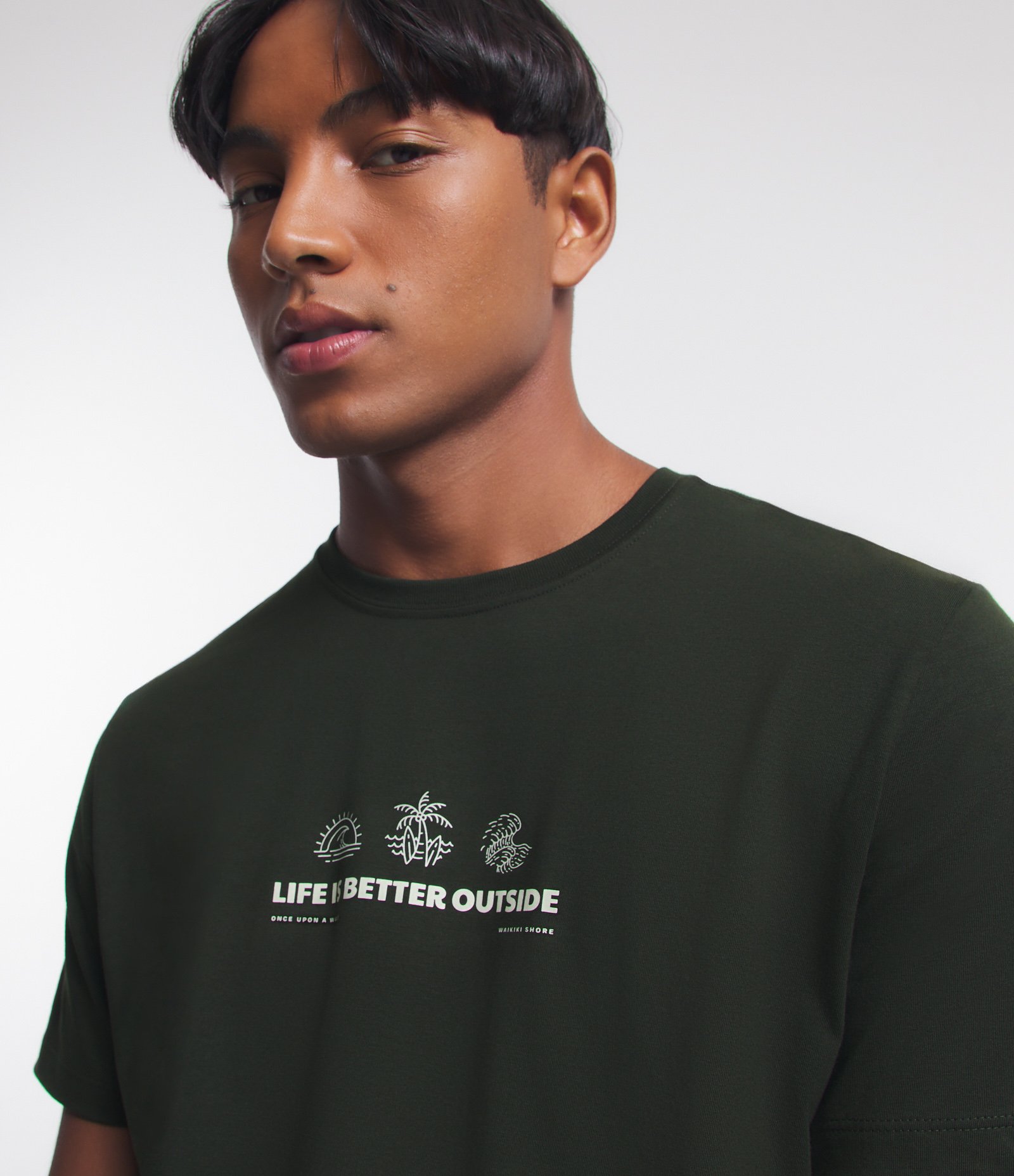 Camiseta Comfort em Meia Malha com Estampa e Lettering no Peito Verde 5