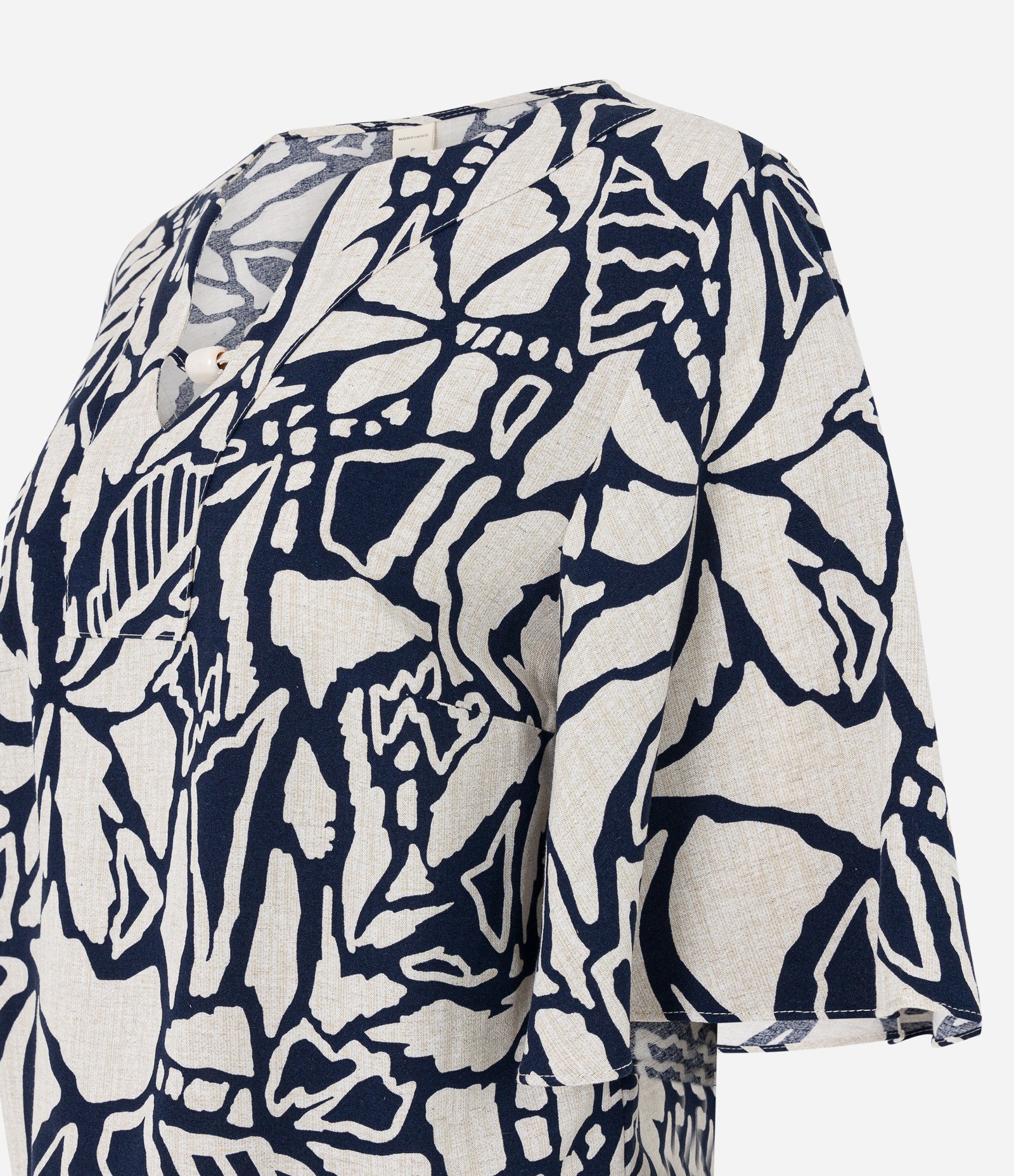 Blusa em Viscolinho com Manga Ampla e Estampa Folhagem Contrastante Azul/ Branco 8