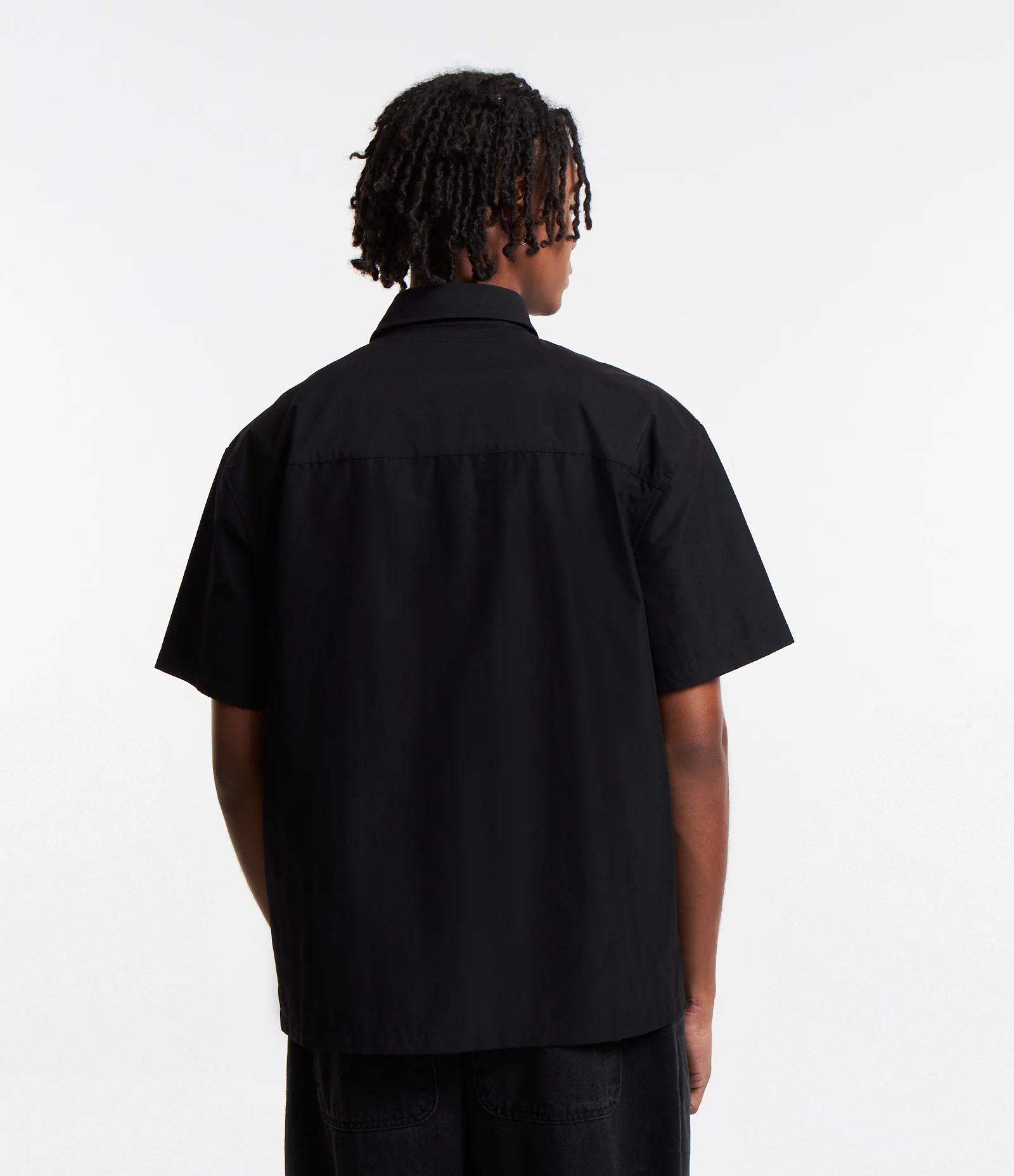 Camisa em Poliamida com Bolsos Frontais Preto 3