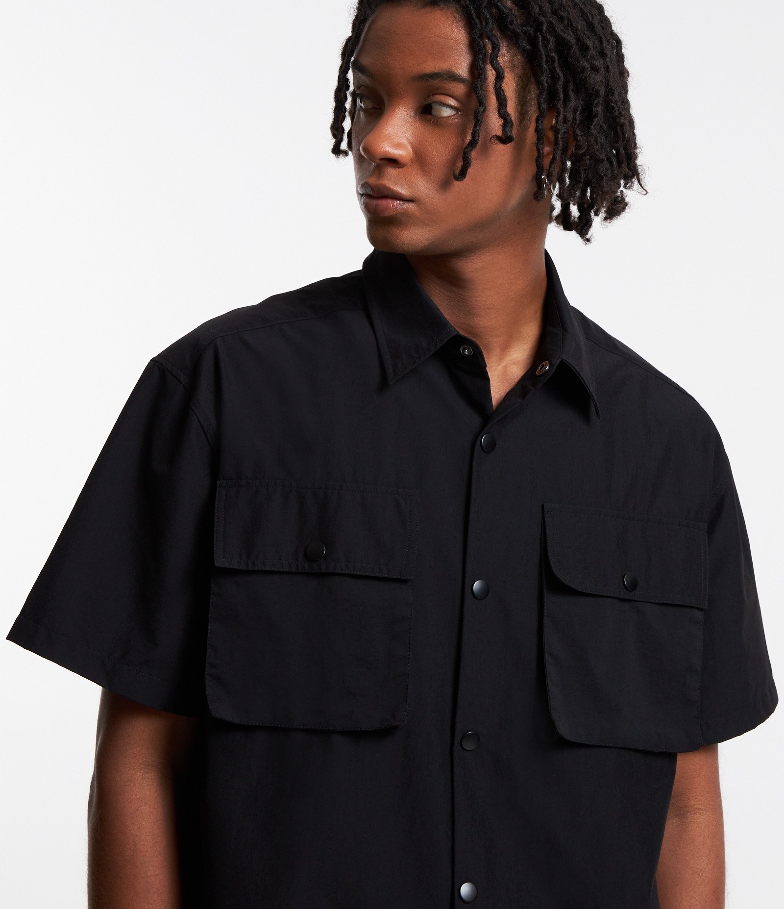 Camisa em Poliamida com Bolsos Frontais Preto 4