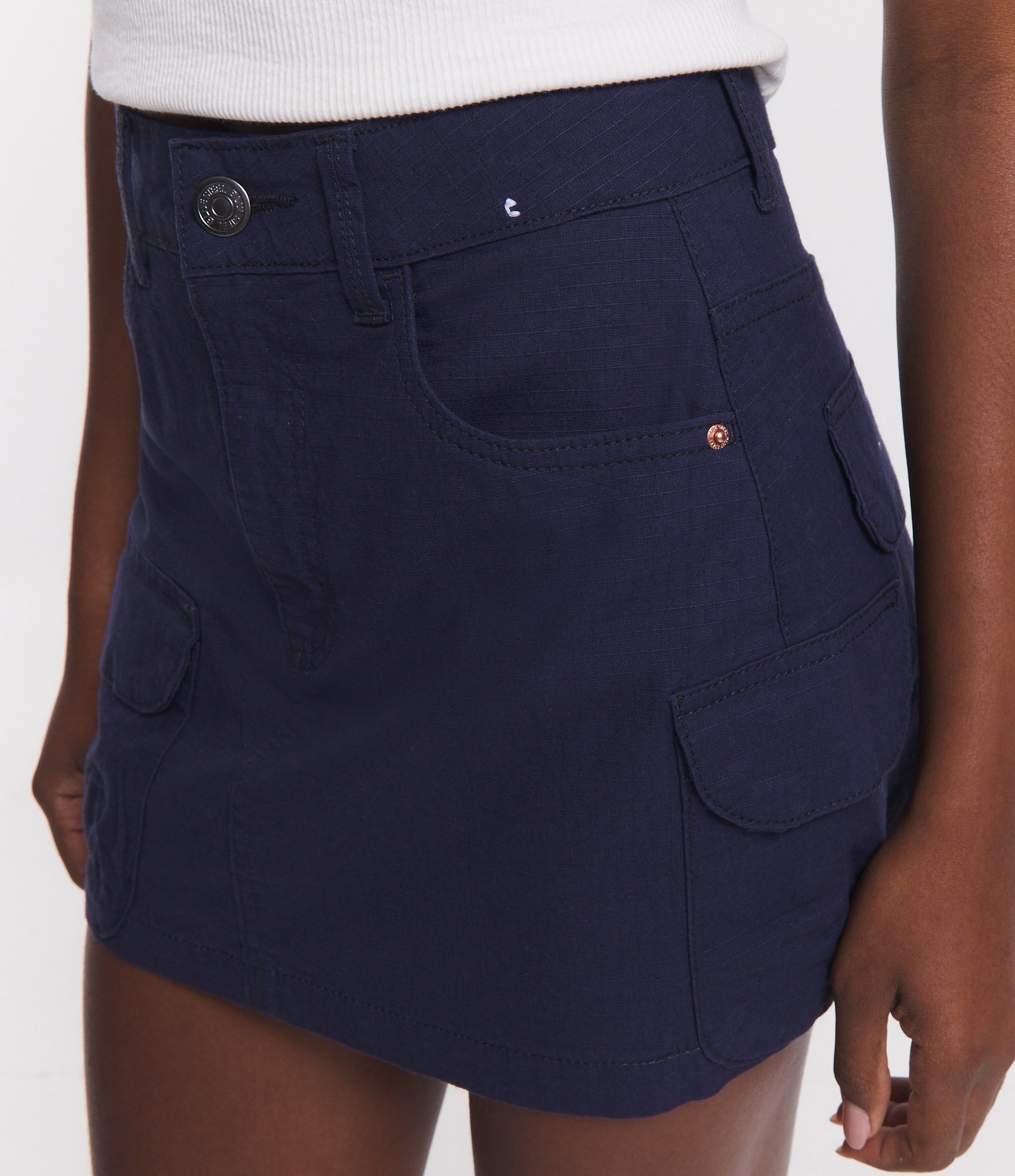 Saia Curta em Jeans com Bolsos Cargo Azul 4