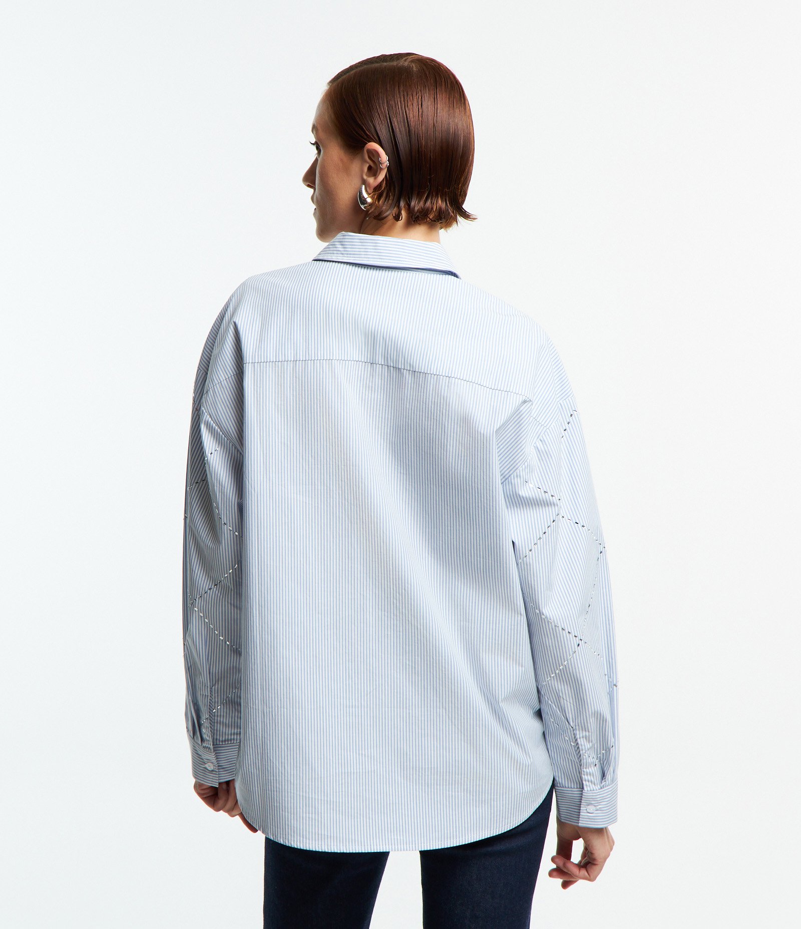 Camisa Alongada em Tricoline com Chattons Aplicados Azul/ Branco 4