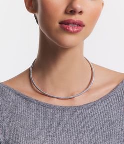 Colar Choker Rígida com Textura