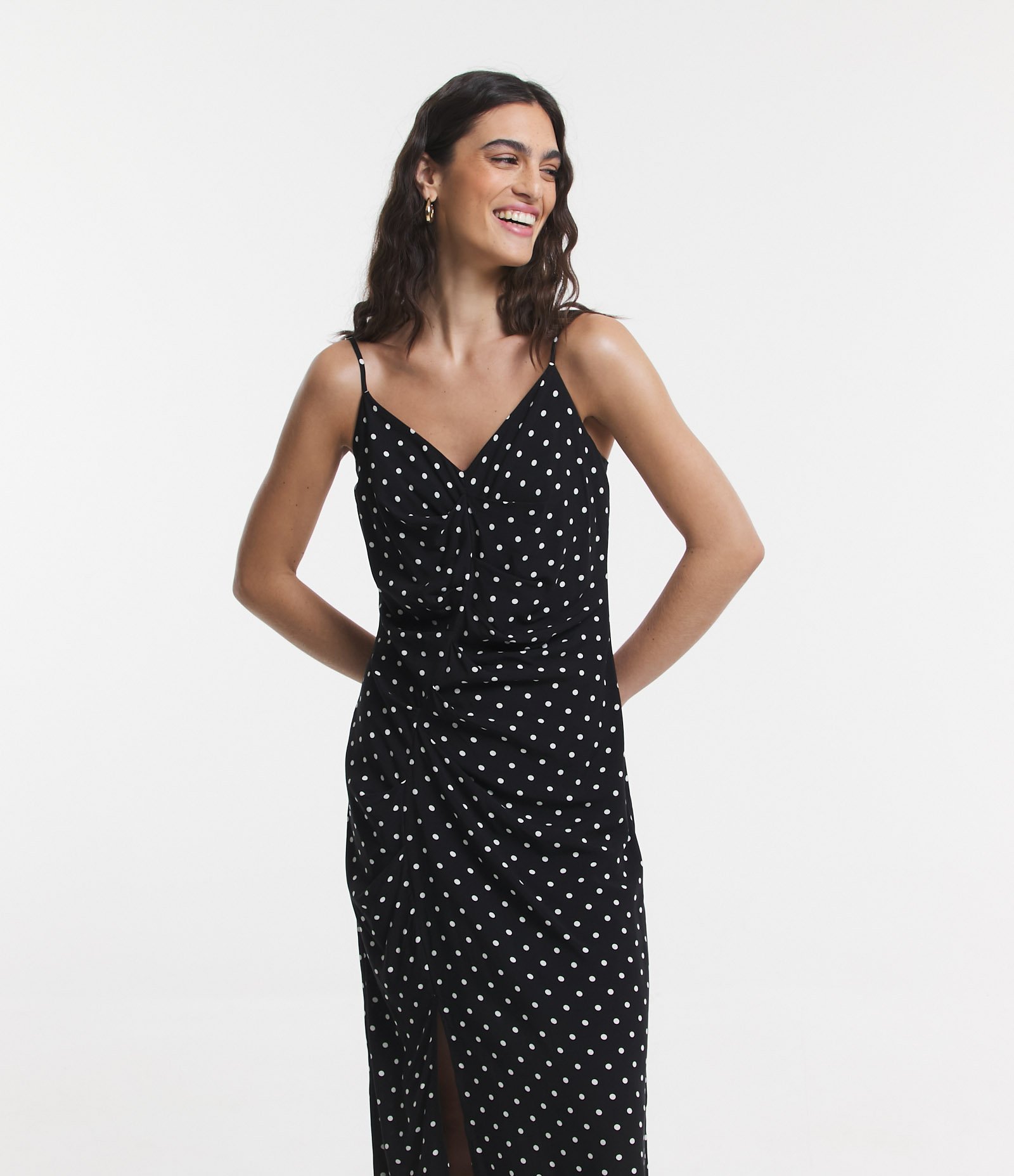 Vestido Midi em Viscose Poá com Lateral Drapeada Preto 2