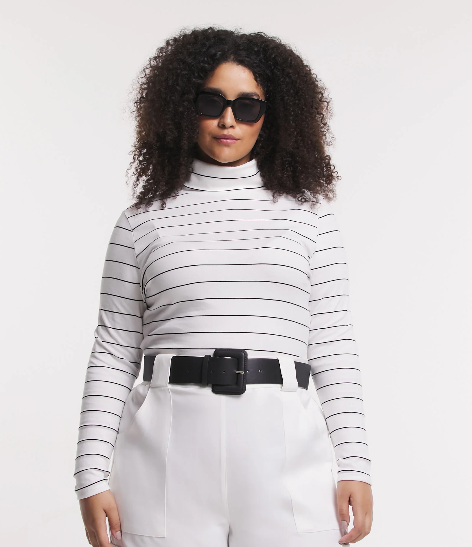 Blusa Manga Longa em Ribana Listrada Curve & Plus Size Branco Neve 1