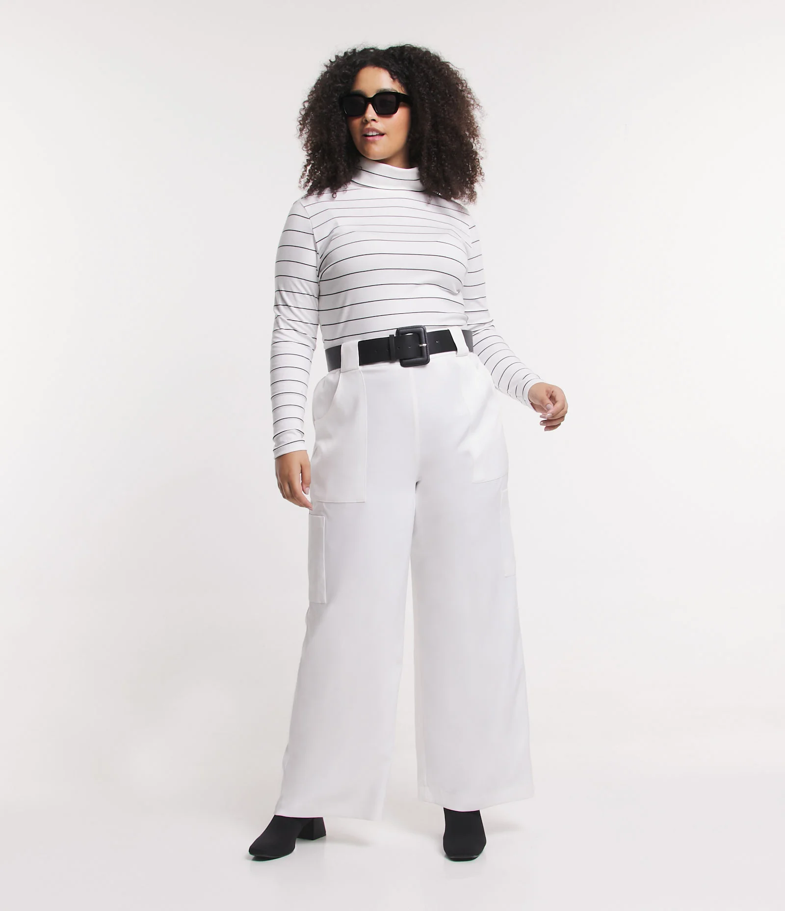 Blusa Manga Longa em Ribana Listrada Curve & Plus Size Branco Neve 2