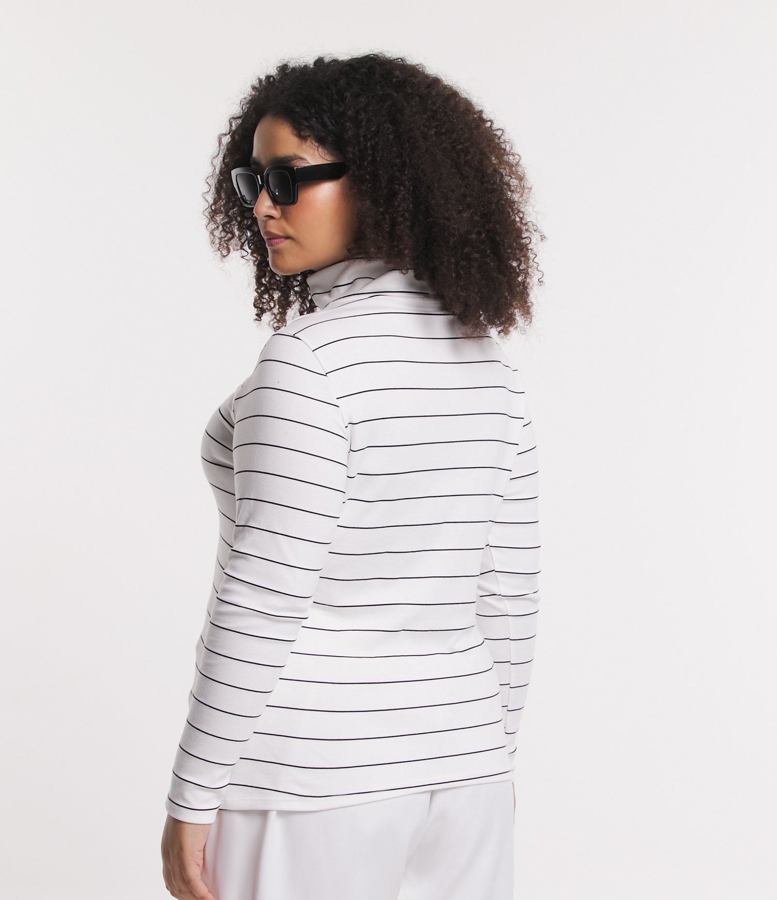 Blusa Manga Longa em Ribana Listrada Curve & Plus Size Branco Neve 3