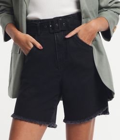 Bermuda Jeans com Barra a Fio e Cinto