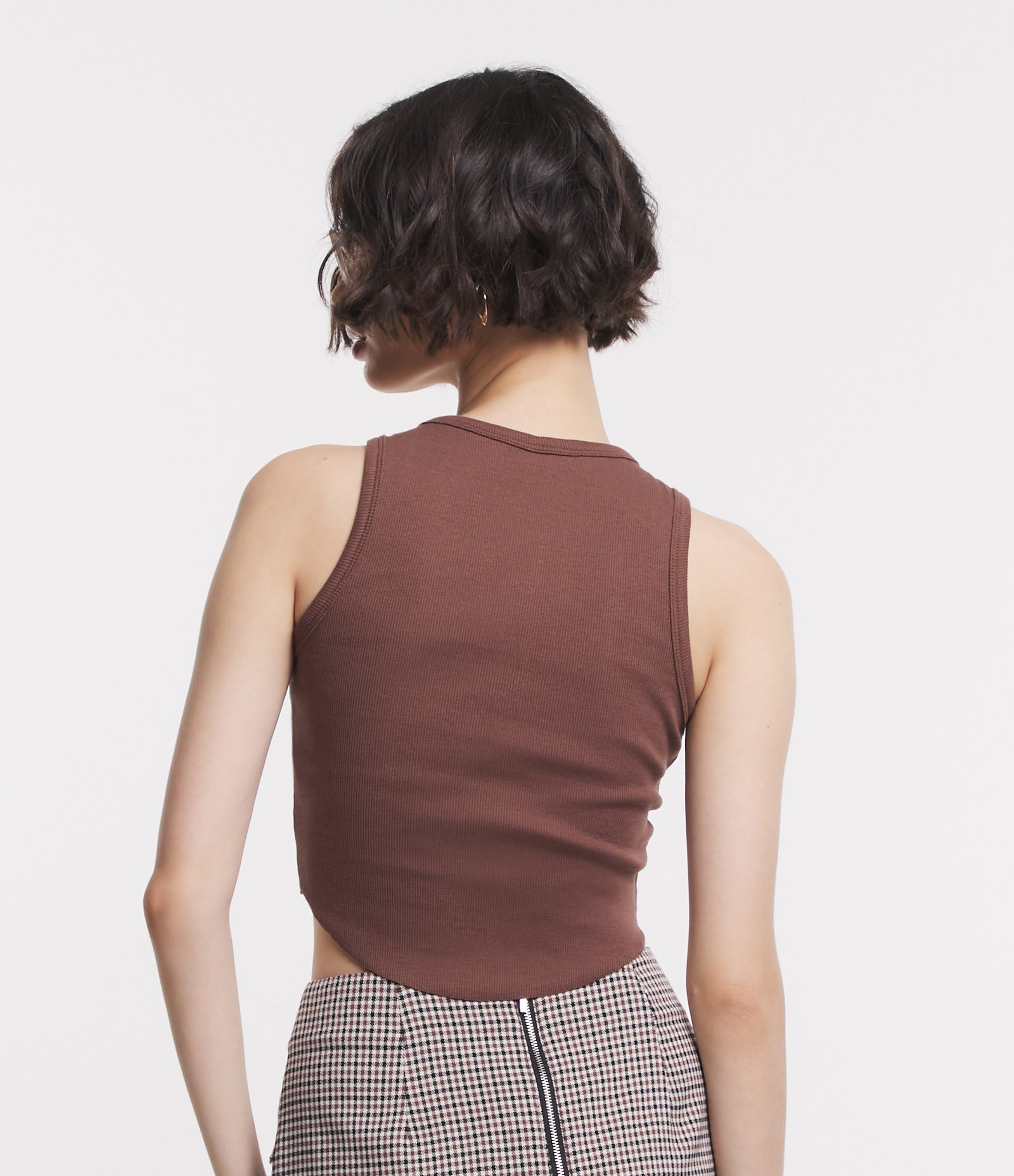 Blusa sem Manga em Ribana com Barra Arredondada Marrom 3