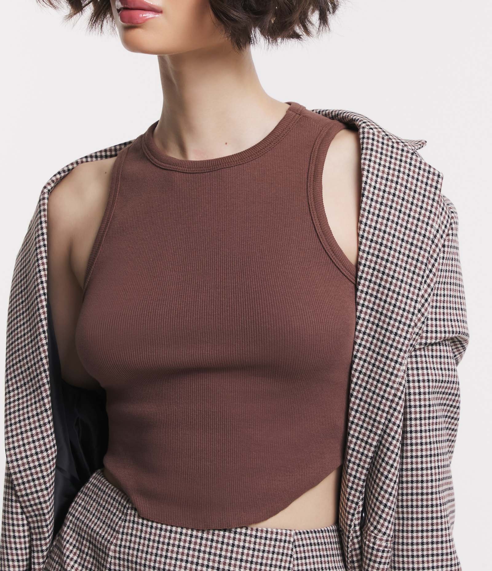 Blusa sem Manga em Ribana com Barra Arredondada Marrom 4