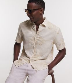 Camisa Manga Curta em Viscolinho com Estampa Floral