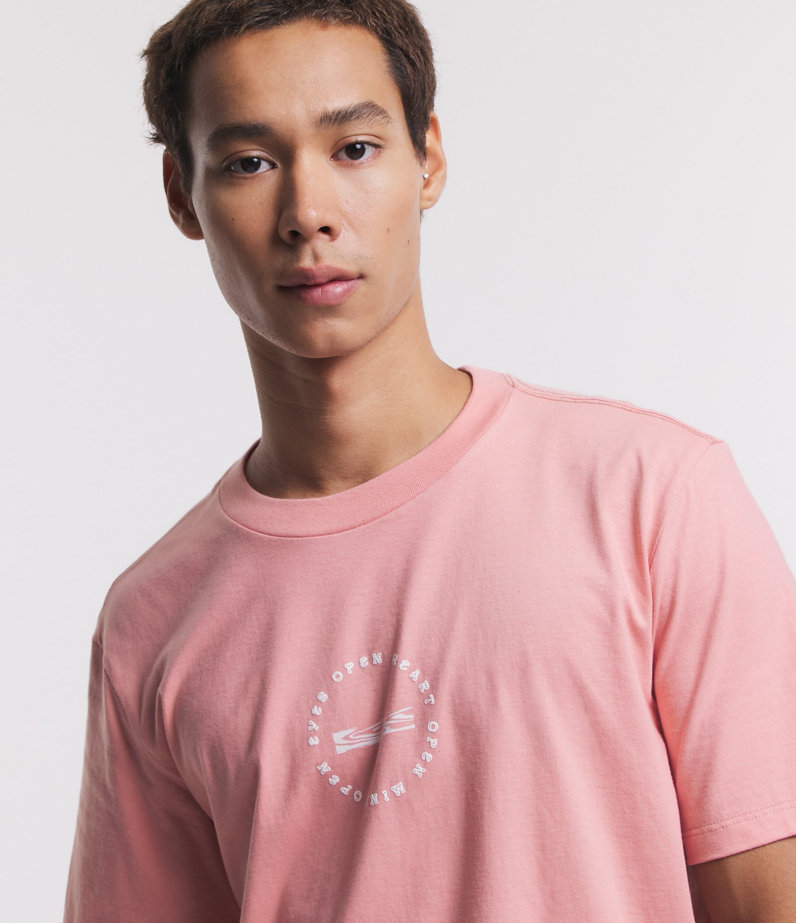 Camiseta Comfort em Algodão com Estampa em Relevo Frente e Costas Rosa 4