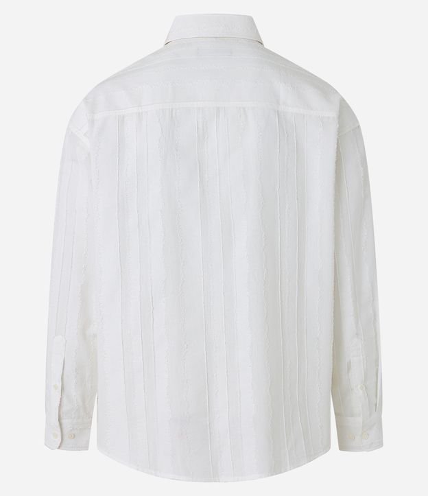 Camisa em Algodão Texturizado com Abotoamento Frontal Branco 10