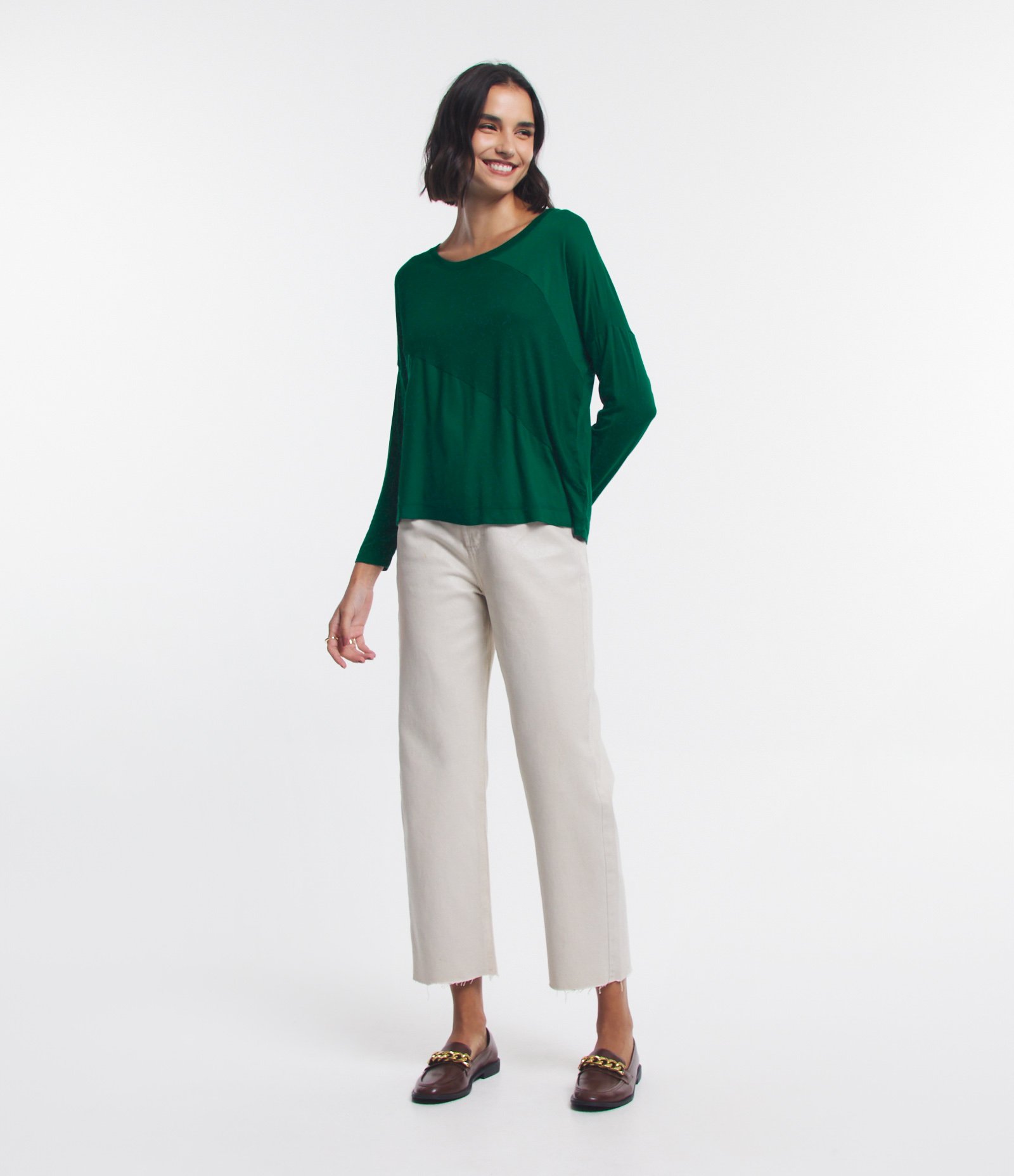 Blusa em Viscose Canelada com Recortes Verde 2