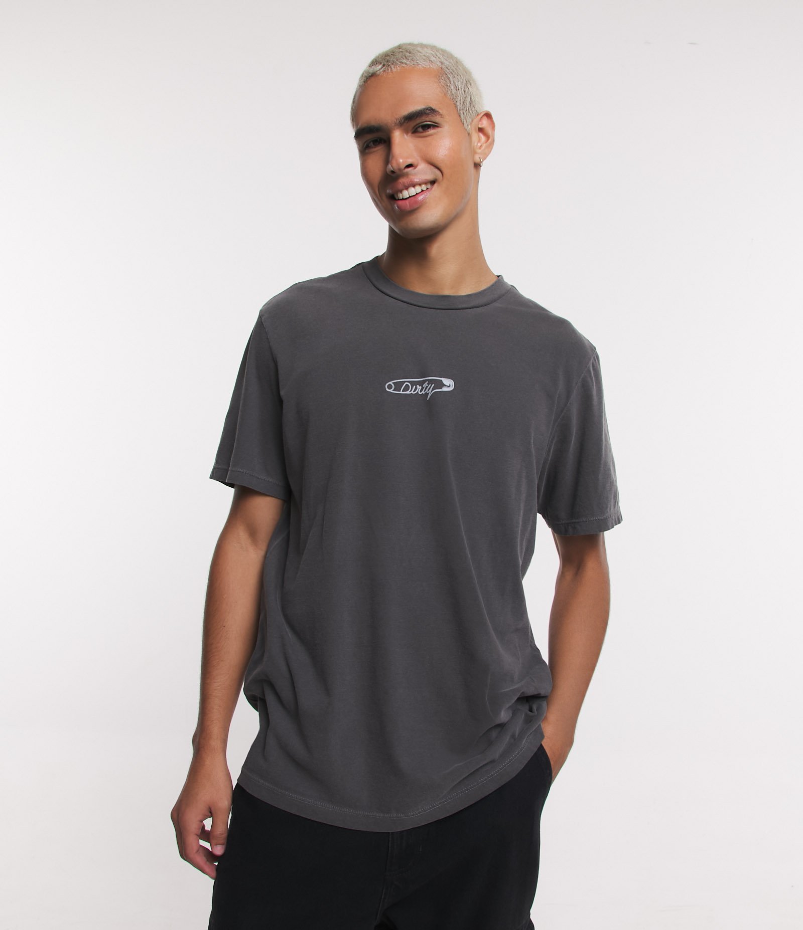 Camiseta Comfort em Meia Malha com Estampa Lettering Dirty Cinza 1