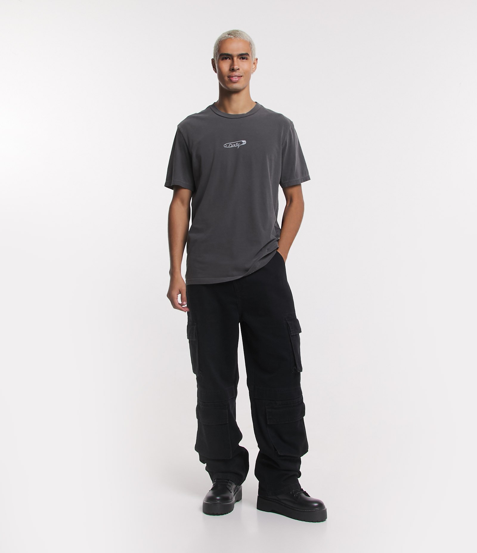 Camiseta Comfort em Meia Malha com Estampa Lettering Dirty Cinza 2