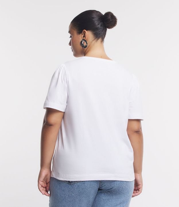 Blusa em Meia Malha com Estampa de Mulher e Detalhe de Brinco Curve & Plus Size Off White 3