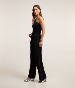 Calça Reta em Crepe com Linha de Strass na Lateral