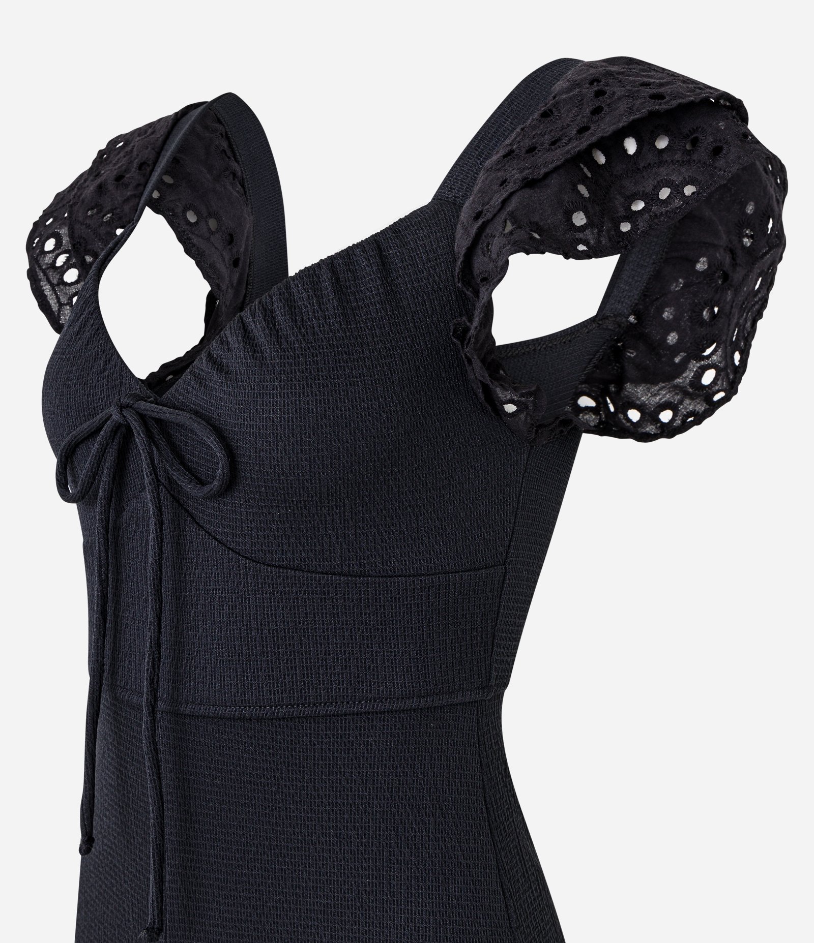 Macacão Sem Manga Texturizado com Babado de Laise no Ombro Preto 6