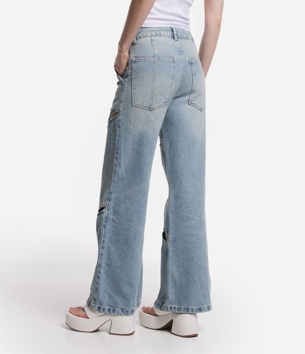 Calça Pantalona Jeans com Recortes Vazados e Abotoados Azul 3