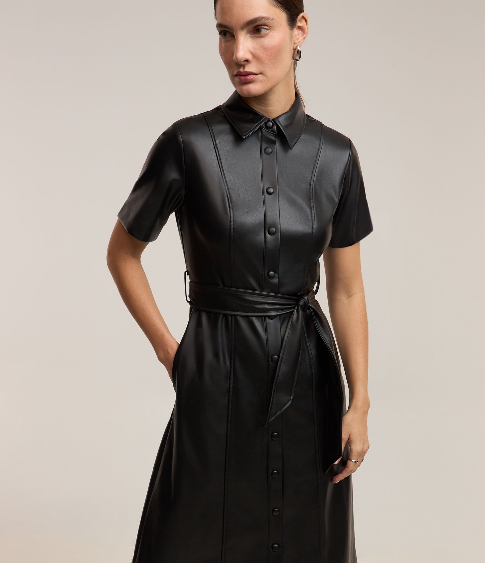 Vestido Chemise em PU com Faixa para Amarração Preto 2