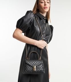 Bolsa Transversal Pequena Texturizada com Alça de Corrente