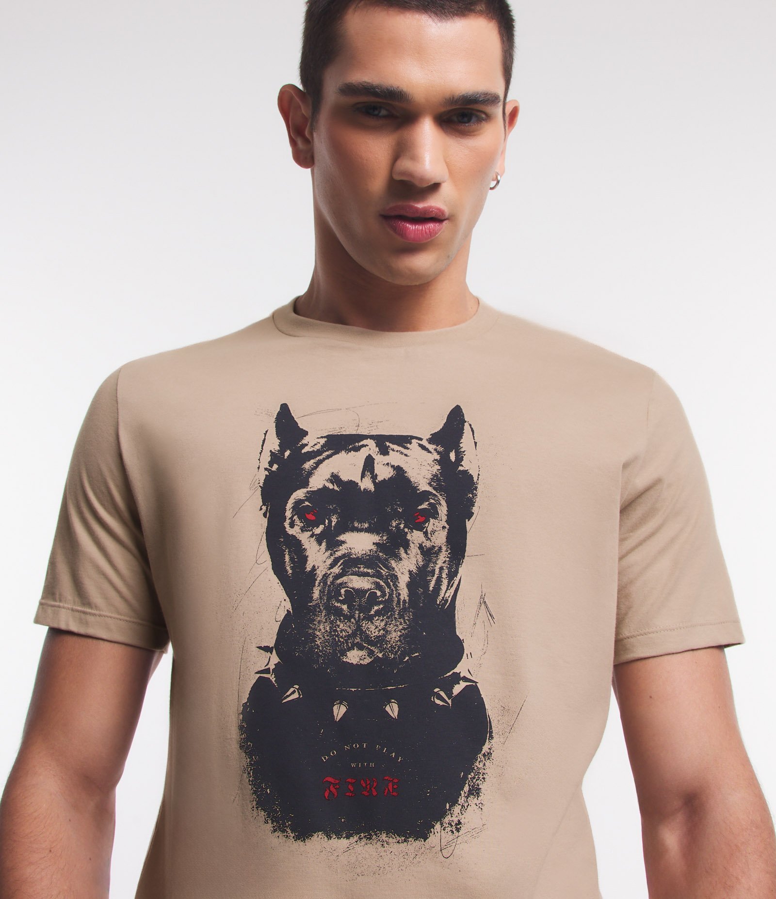 Camiseta Comfort em Meia Malha com Estampa Dog Bege 4