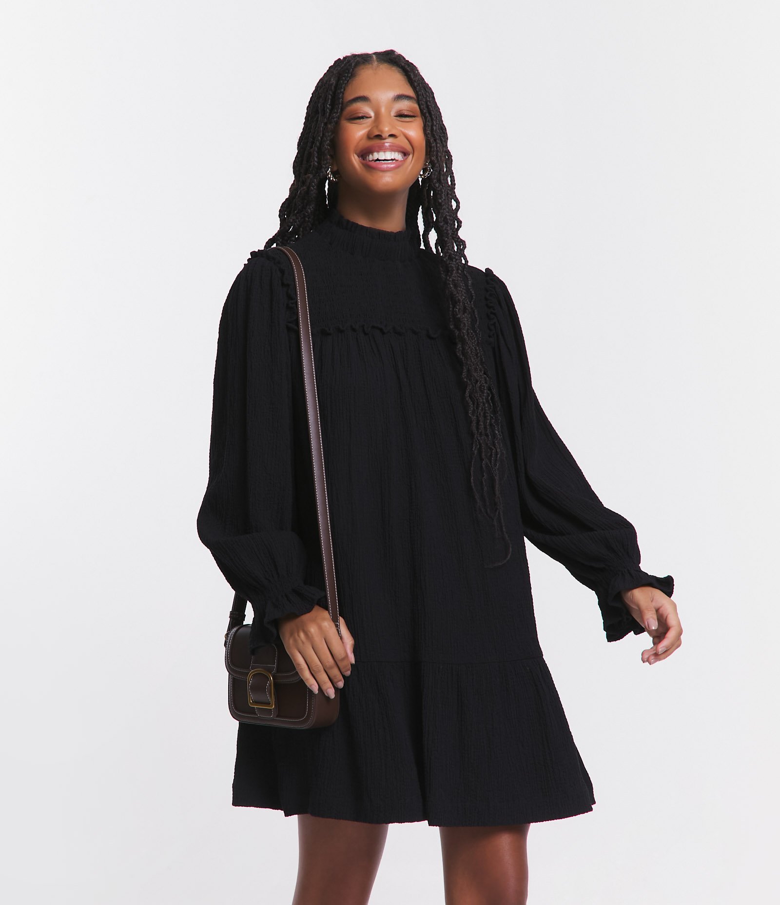 Vestido Curto em Viscose com Gola Alta e Lastex Preto 1