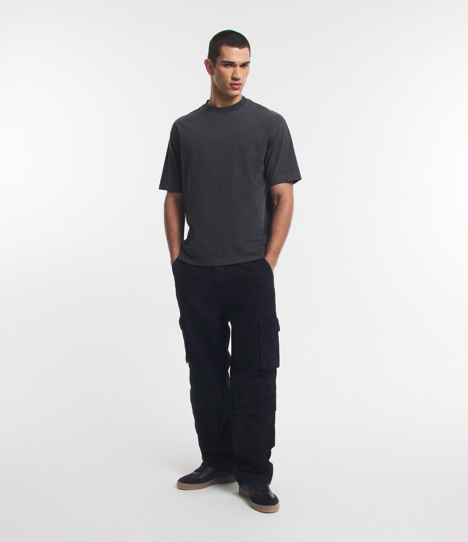 Camiseta Boxy em Algodão Estonada com Gola Alta Preto 4