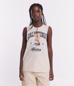 Blusa sem Manga em Meia Malha com Estampa Urso Jogador de Basquete