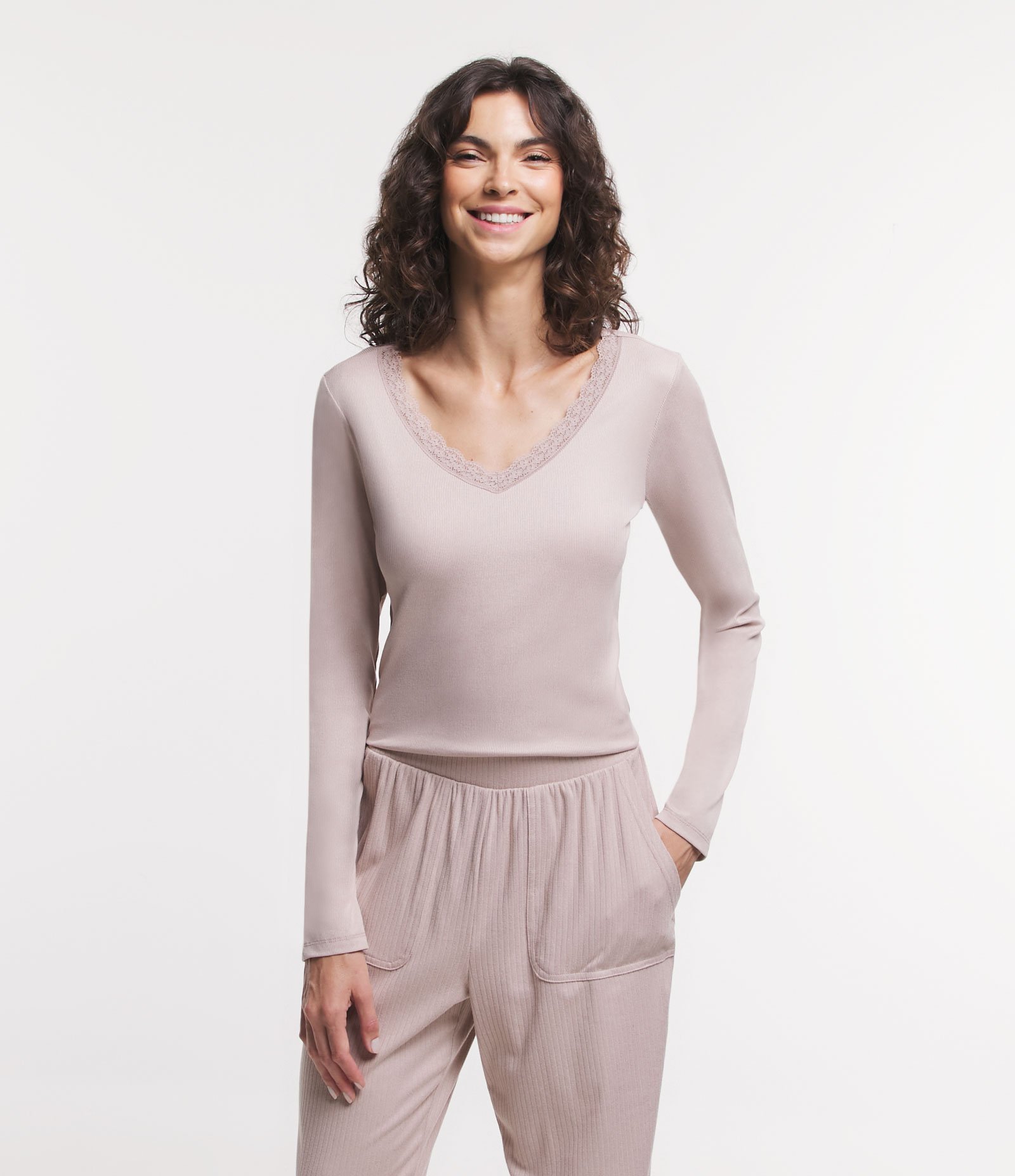 Blusa de Pijama em Ribana com Renda na Gola Rosa Antigo 1