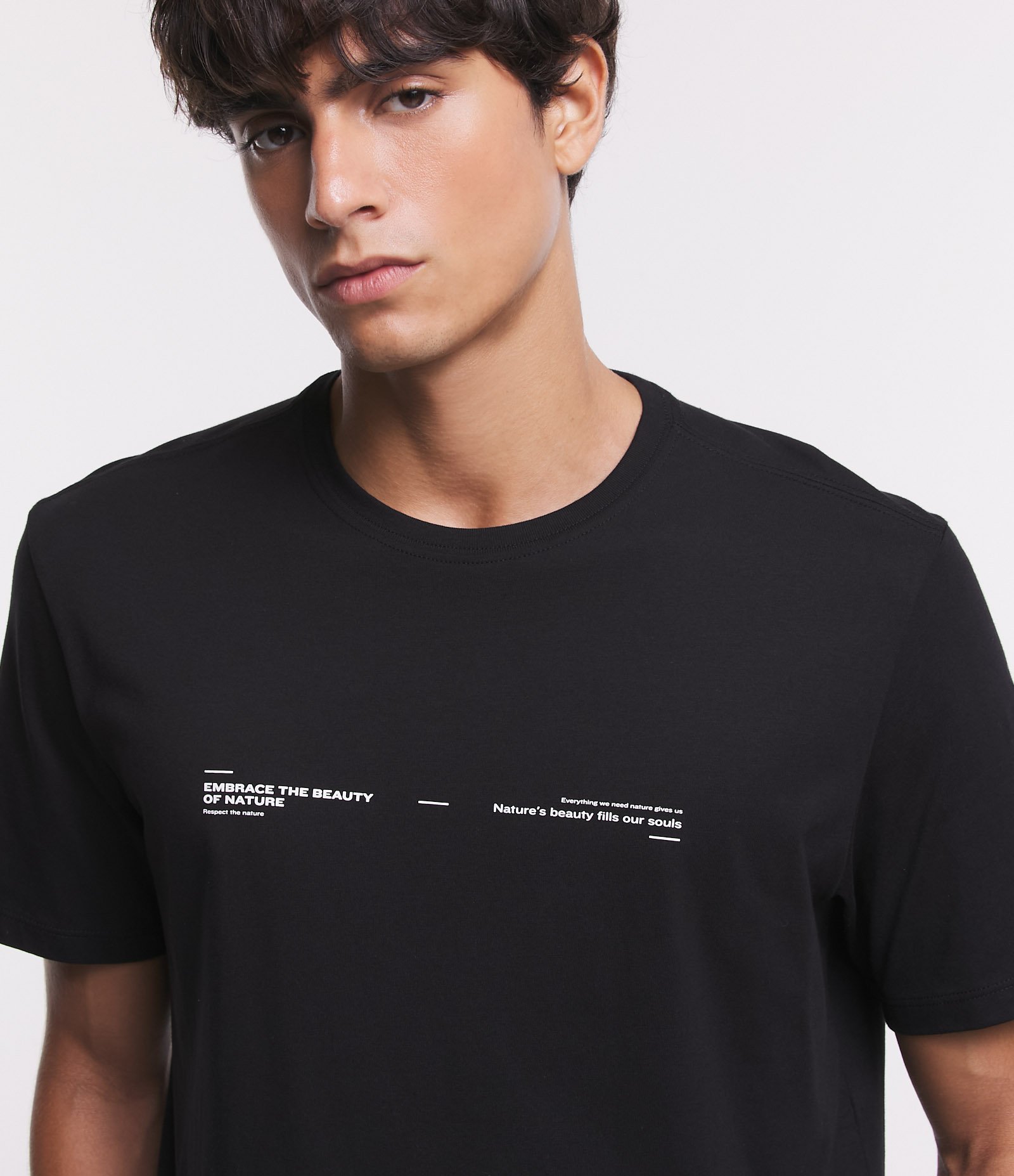 Camiseta Comfort em Meia Malha com Estampa em Lettering Frontal Preto 4