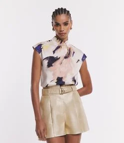 Blusa sem Manga em Tecido Acetinado com Estampa Modernista