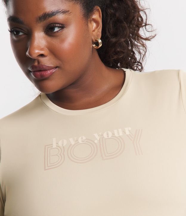 Camiseta Esportiva com Lettering Love Your Body Curve & Plus Size Bege 4
