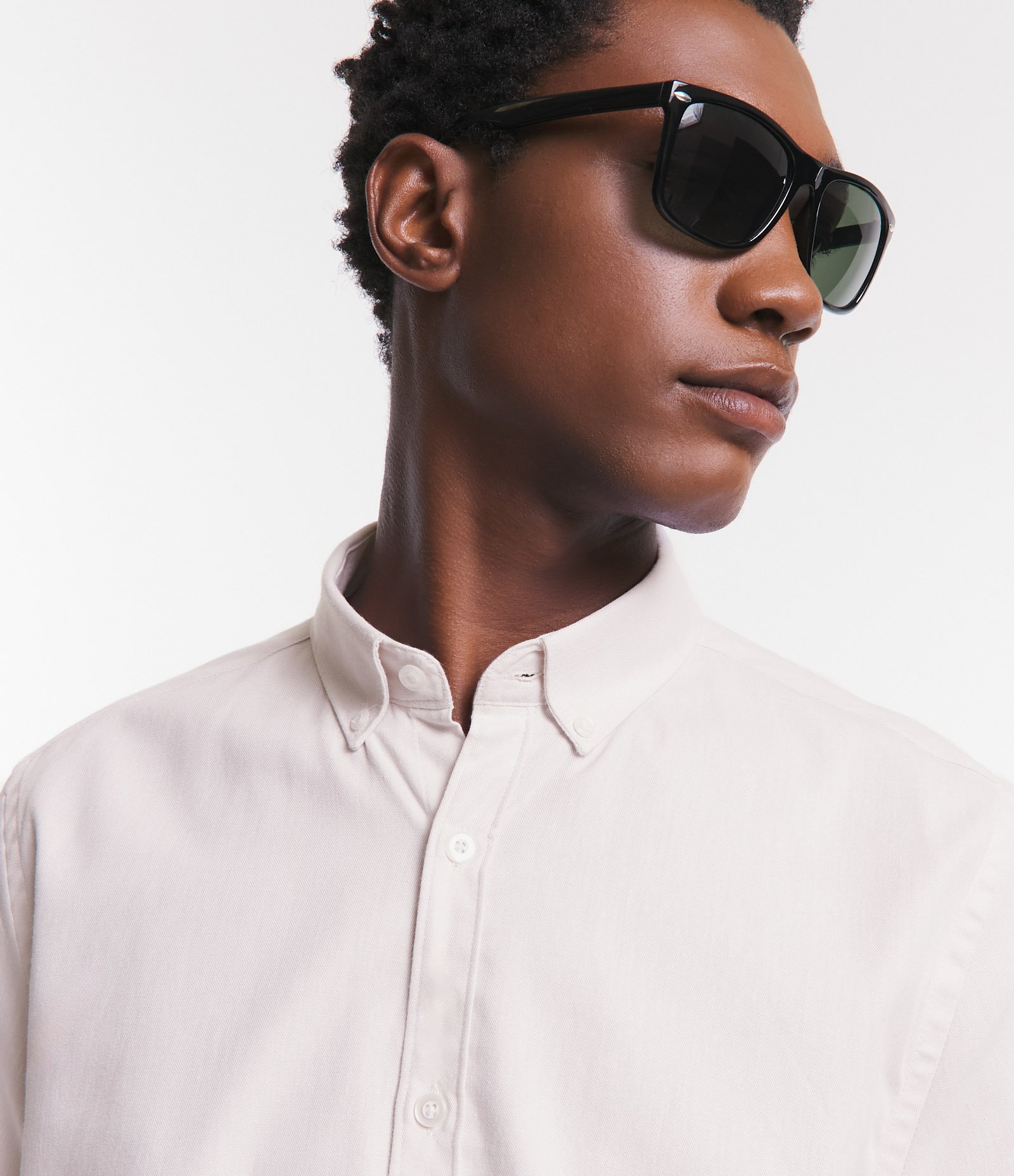 Camisa Comfort em Oxford com Gola Colarinho e Manga Curta Bege 3