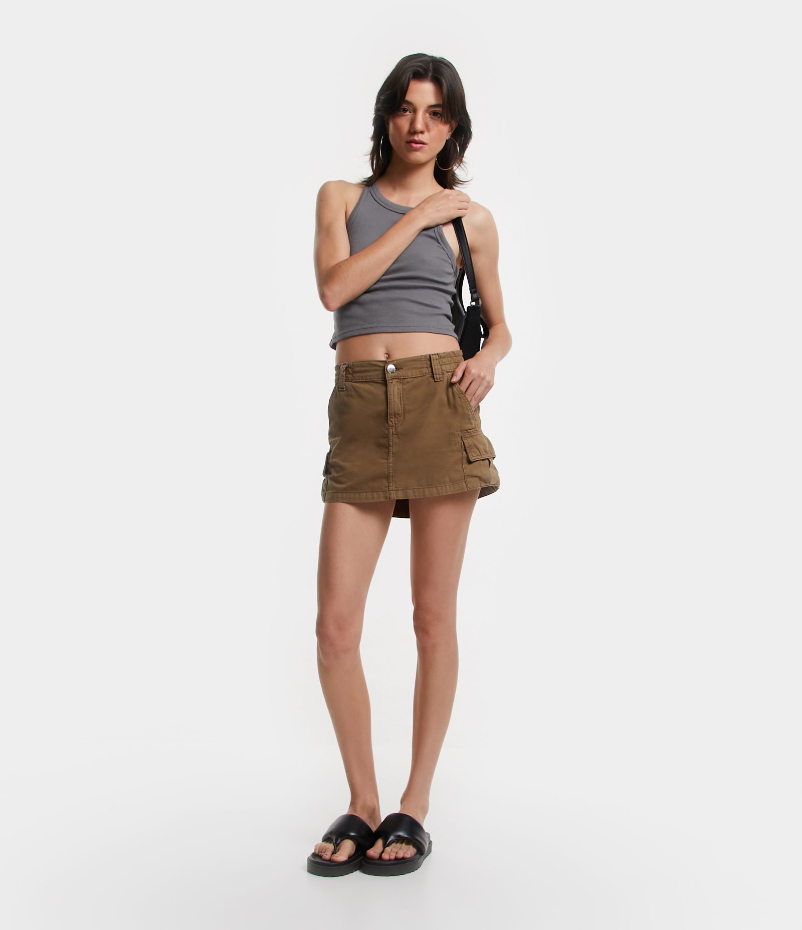 Mini Saia Jeans com Bolsos Cargo e Cós Elástico Marrom 1
