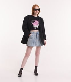 Saia Curta em Jeans com Pregas e Bolsos