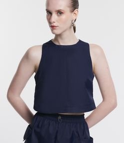 Blusa Alfaiatada sem Manga em Poliamida com Abotoamento