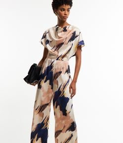 Macacão Longo em Crepe com Gola Degagê e Estampa Abstrata