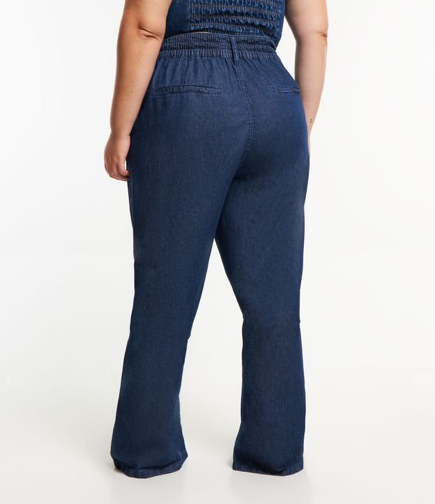 Calça Pantalona Alfaiatada em Jeans com Botões no Cós Curve & Plus Size Azul Jeans Escuro 3