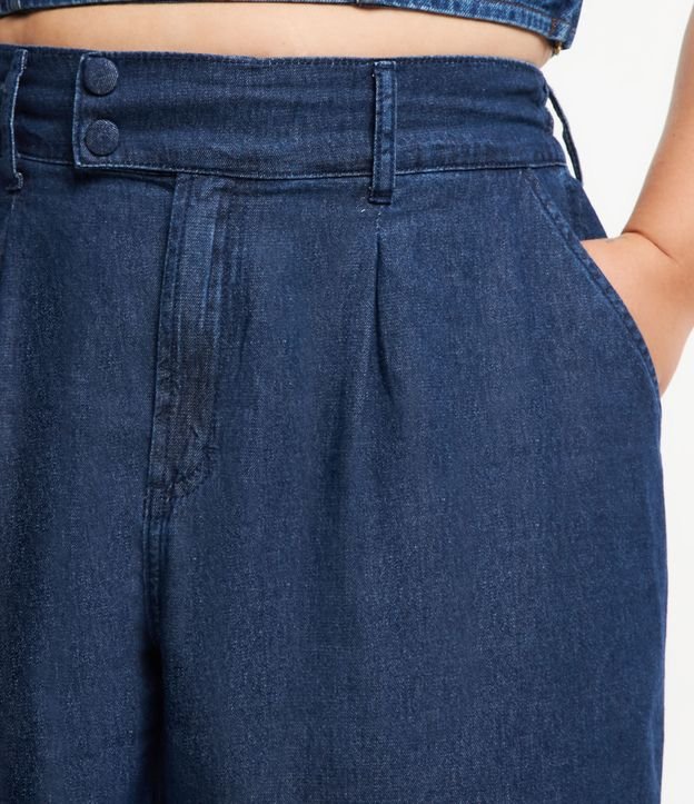 Calça Pantalona Alfaiatada em Jeans com Botões no Cós Curve & Plus Size Azul Jeans Escuro 4