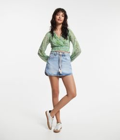 Saia Curta em Jeans com Cordão e Barra Arredondada