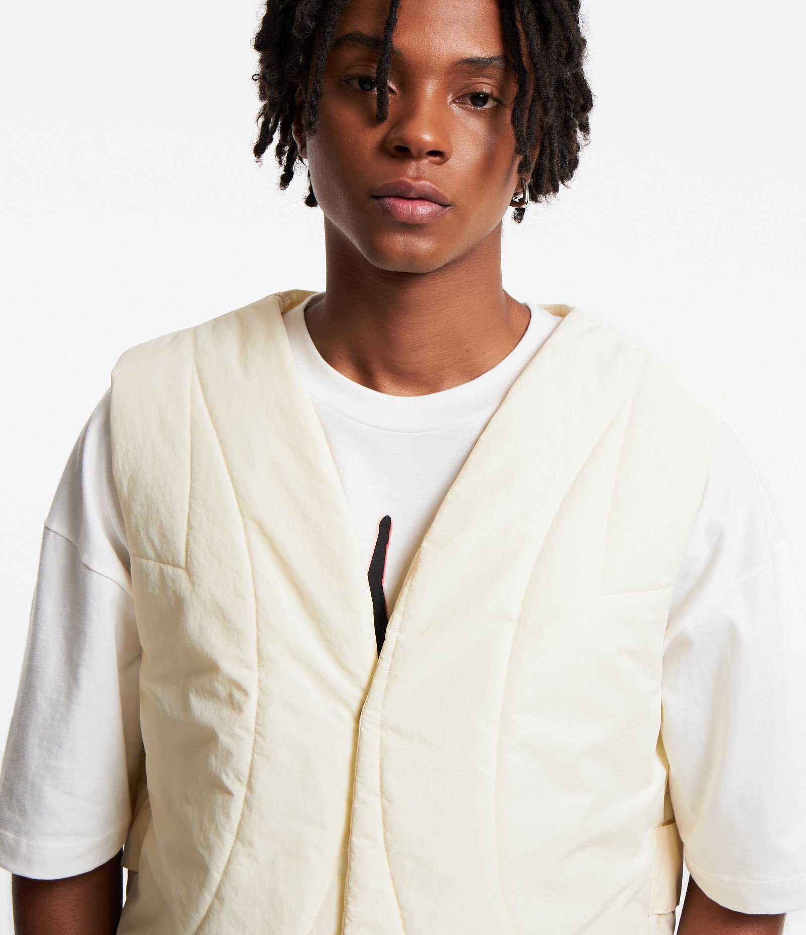 Colete Puffer em Poliamida com Tira Lateral Bege 3