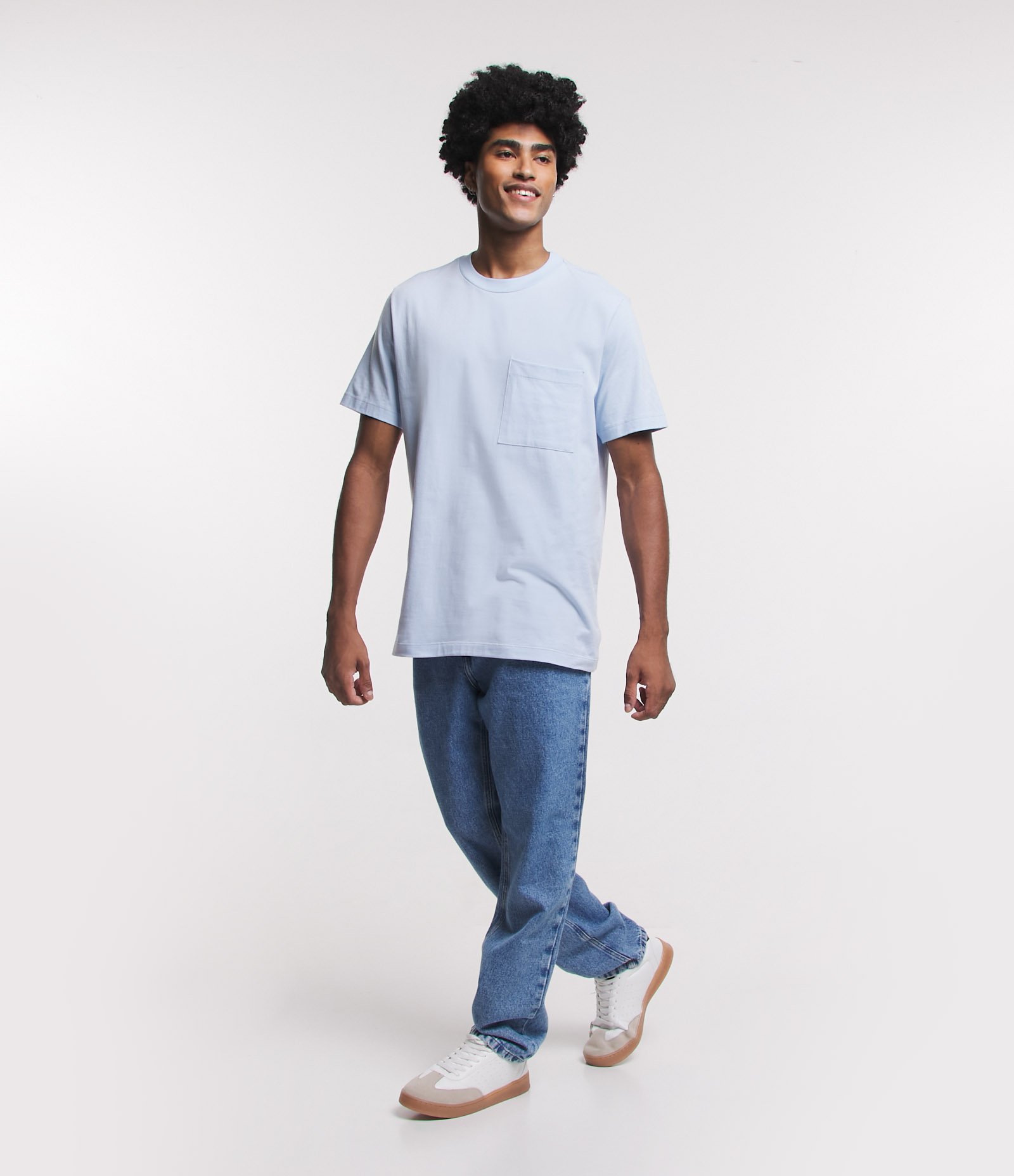 Camiseta Comfort em Meia Malha com Bolso Azul 2